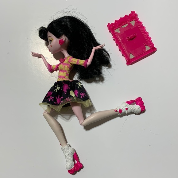 Art Class Draculaura - Picture 5 of 7